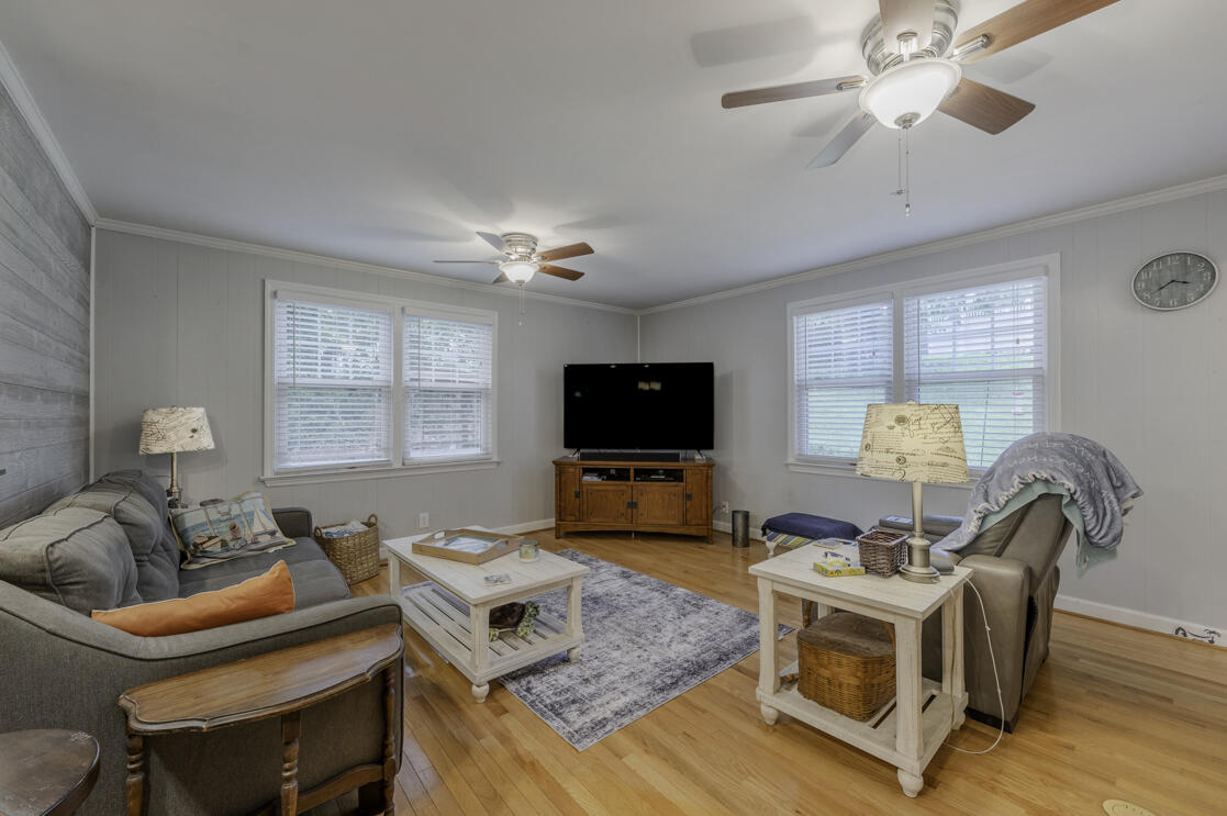 3541 Dell Trail