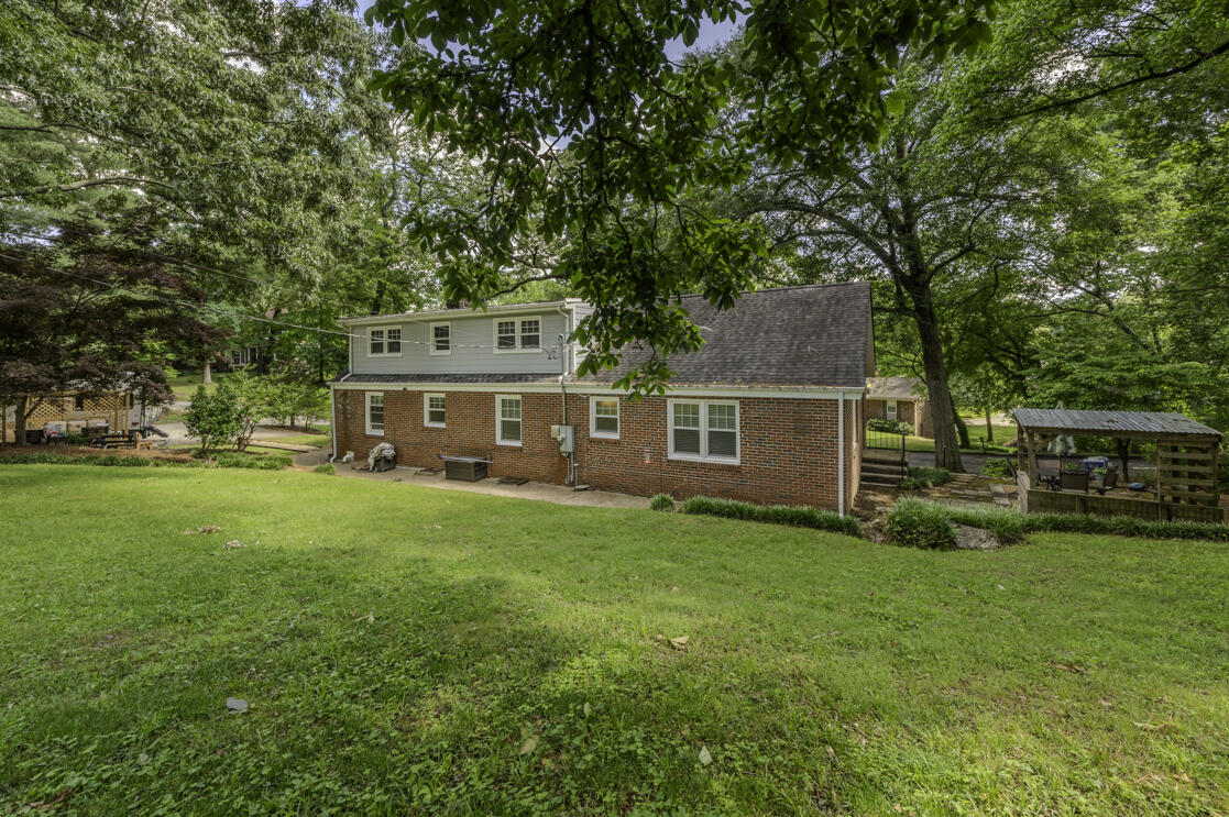 3541 Dell Trail