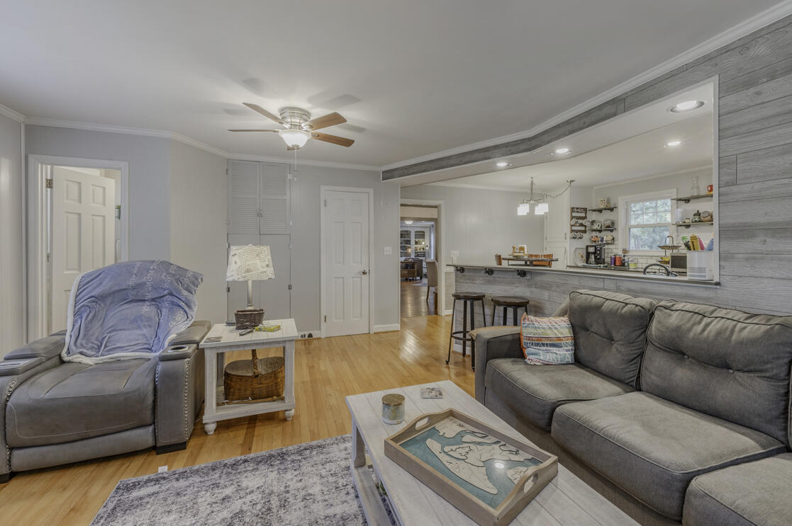 3541 Dell Trail