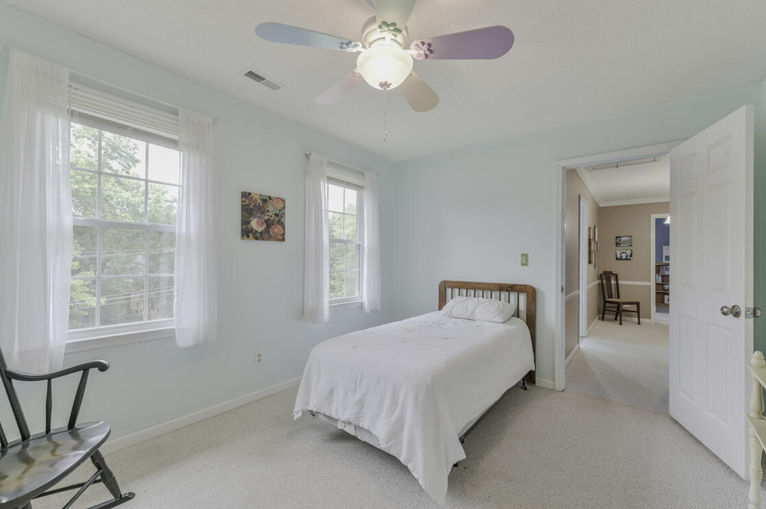 46 Hidden Brook Lane, 181