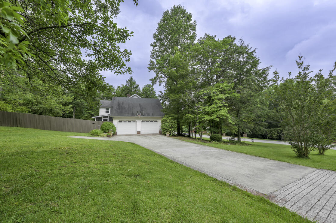 46 Hidden Brook Lane, 181