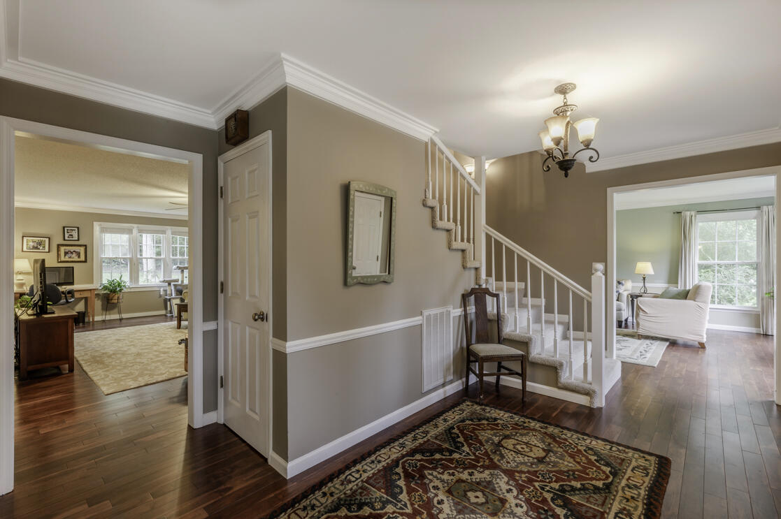 46 Hidden Brook Lane, 181