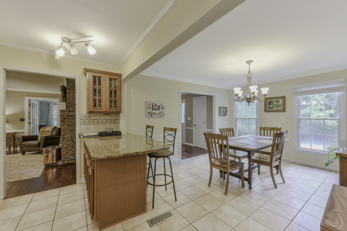 46 Hidden Brook Lane, 181