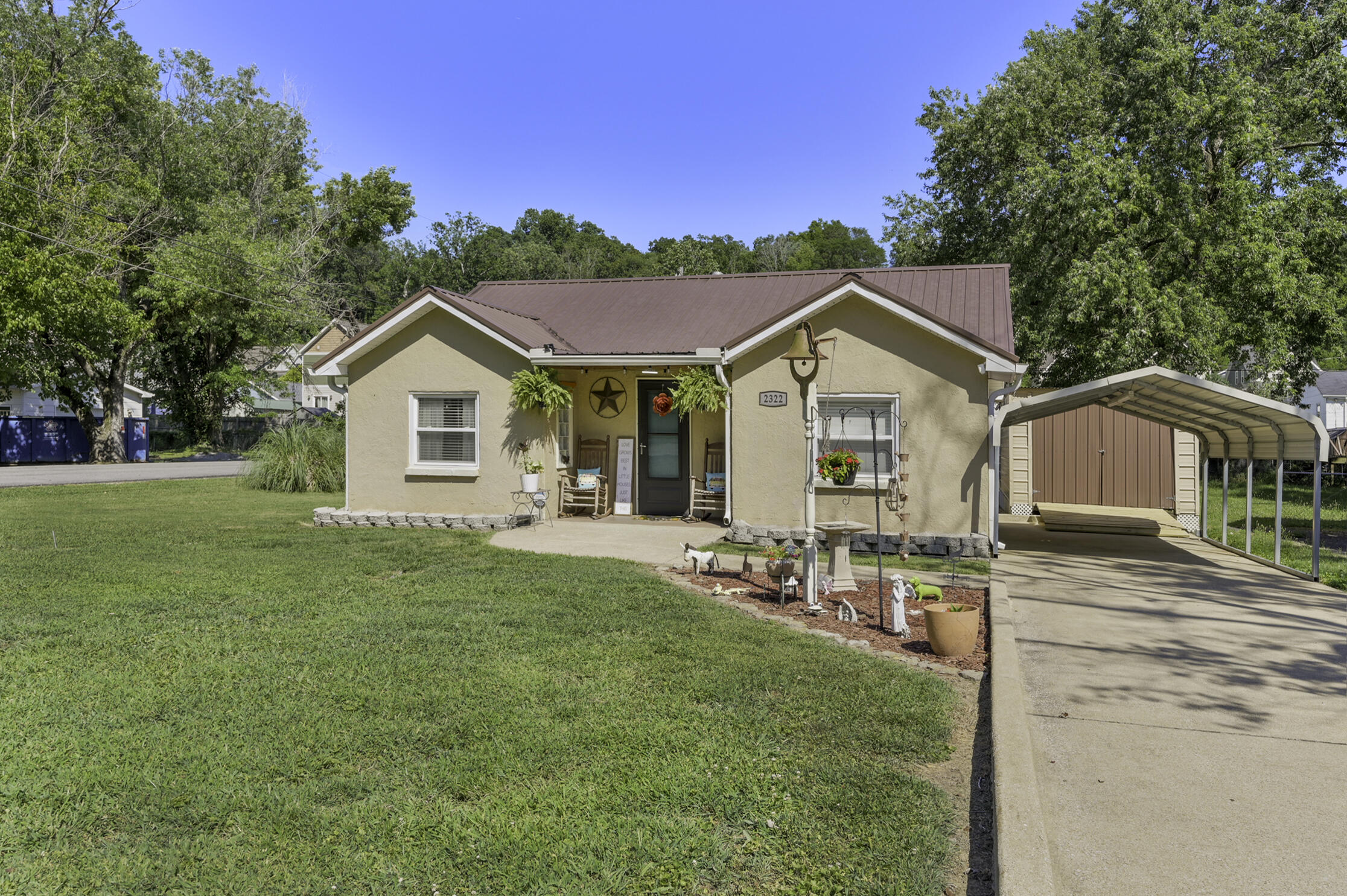 2322 Lyndon Avenue