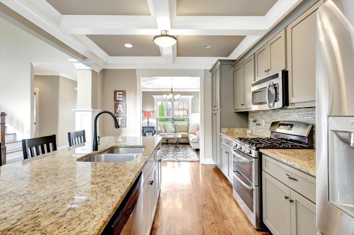 10992 Prairie Lake Drive, 20