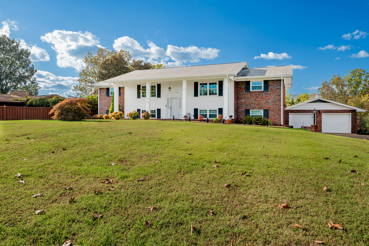 5807 Crestview Drive