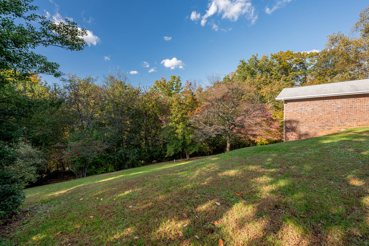 5807 Crestview Drive