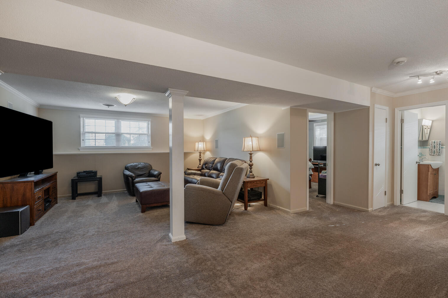 5807 Crestview Drive