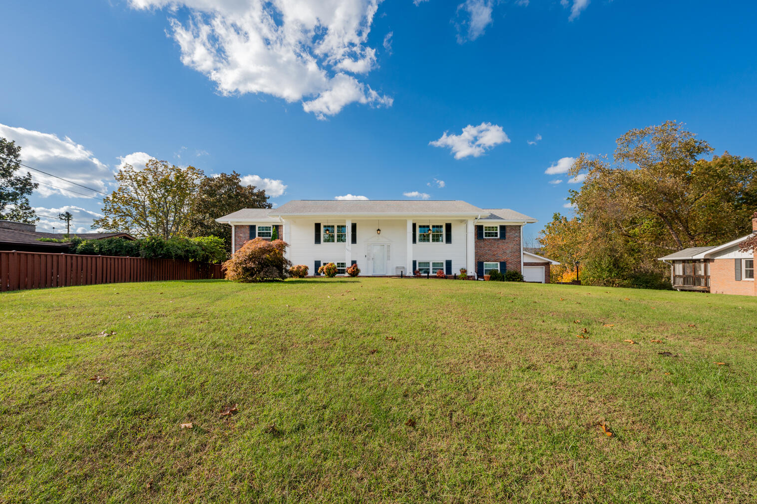 5807 Crestview Drive