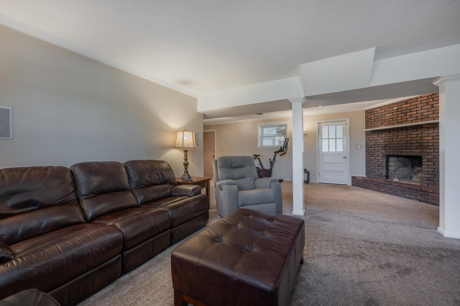 5807 Crestview Drive