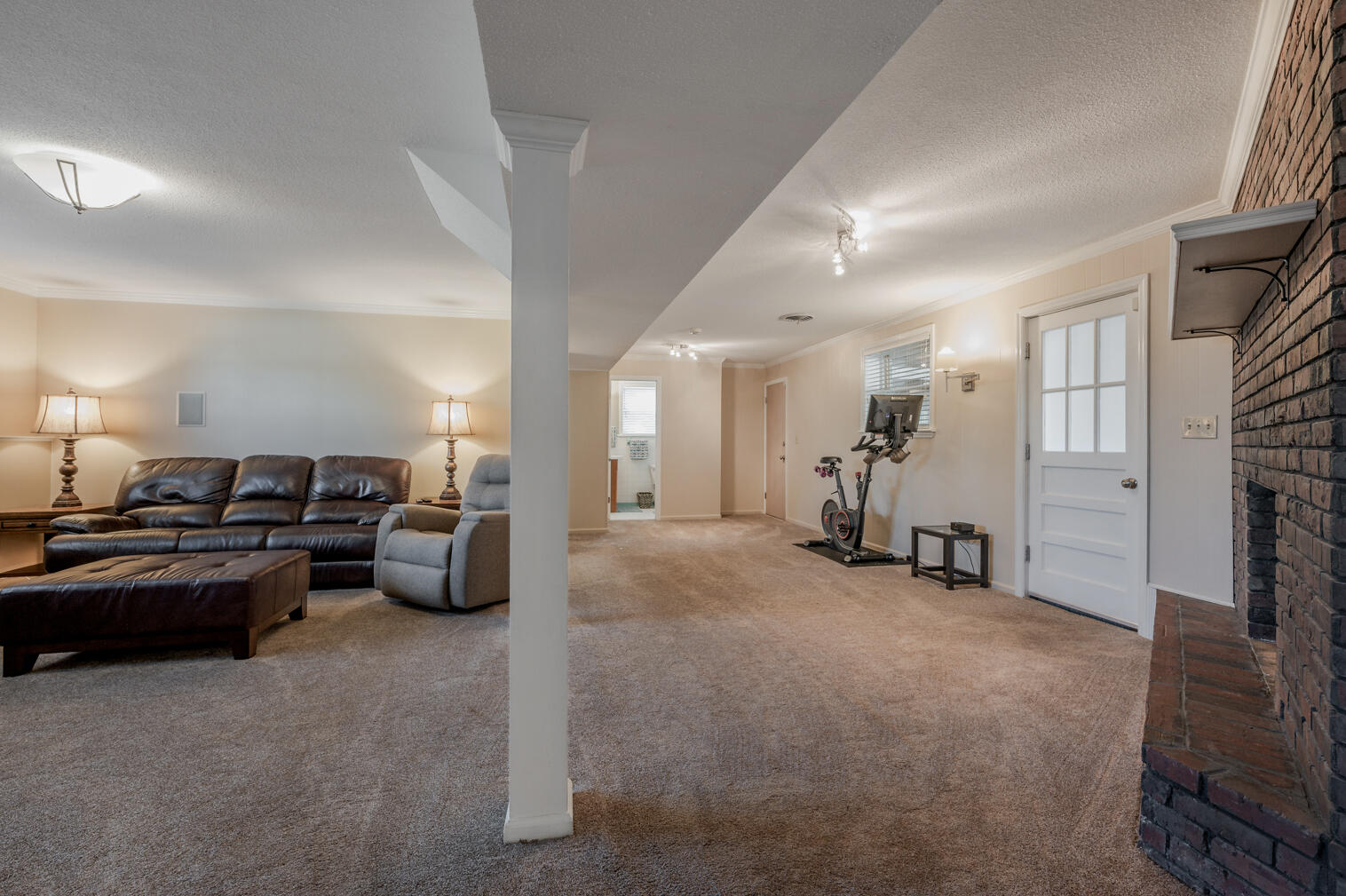 5807 Crestview Drive