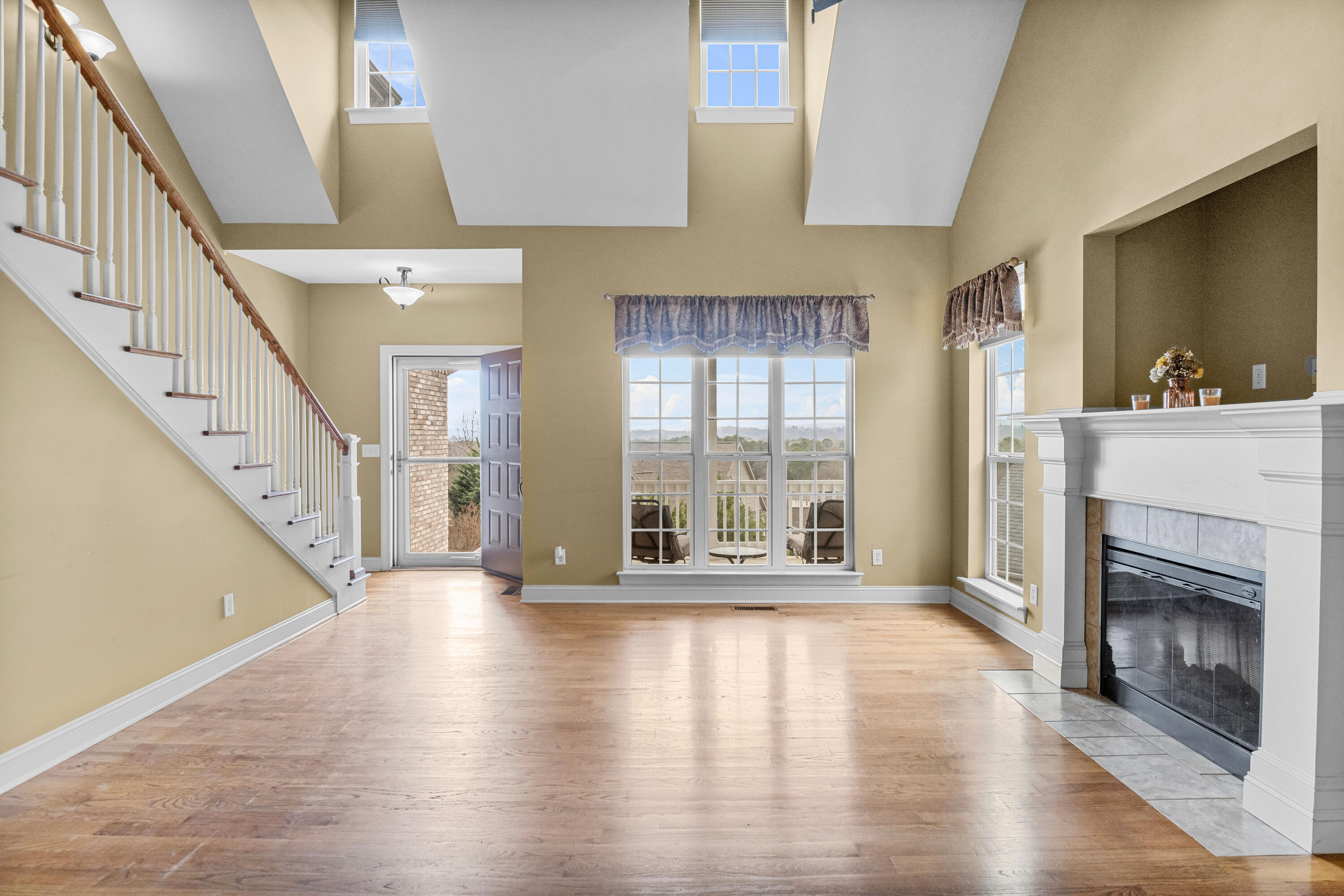 830 Windrush Loop