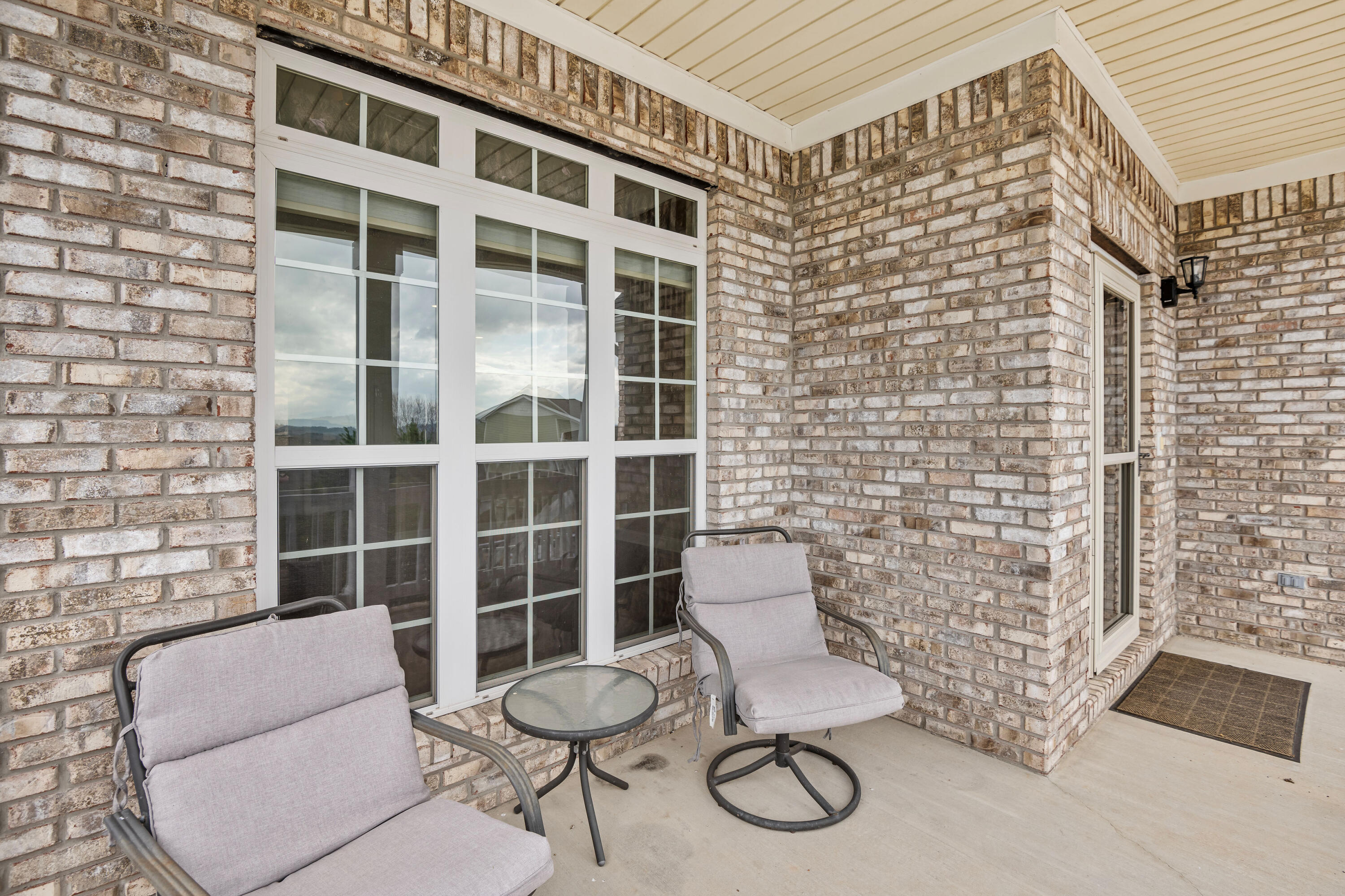 830 Windrush Loop