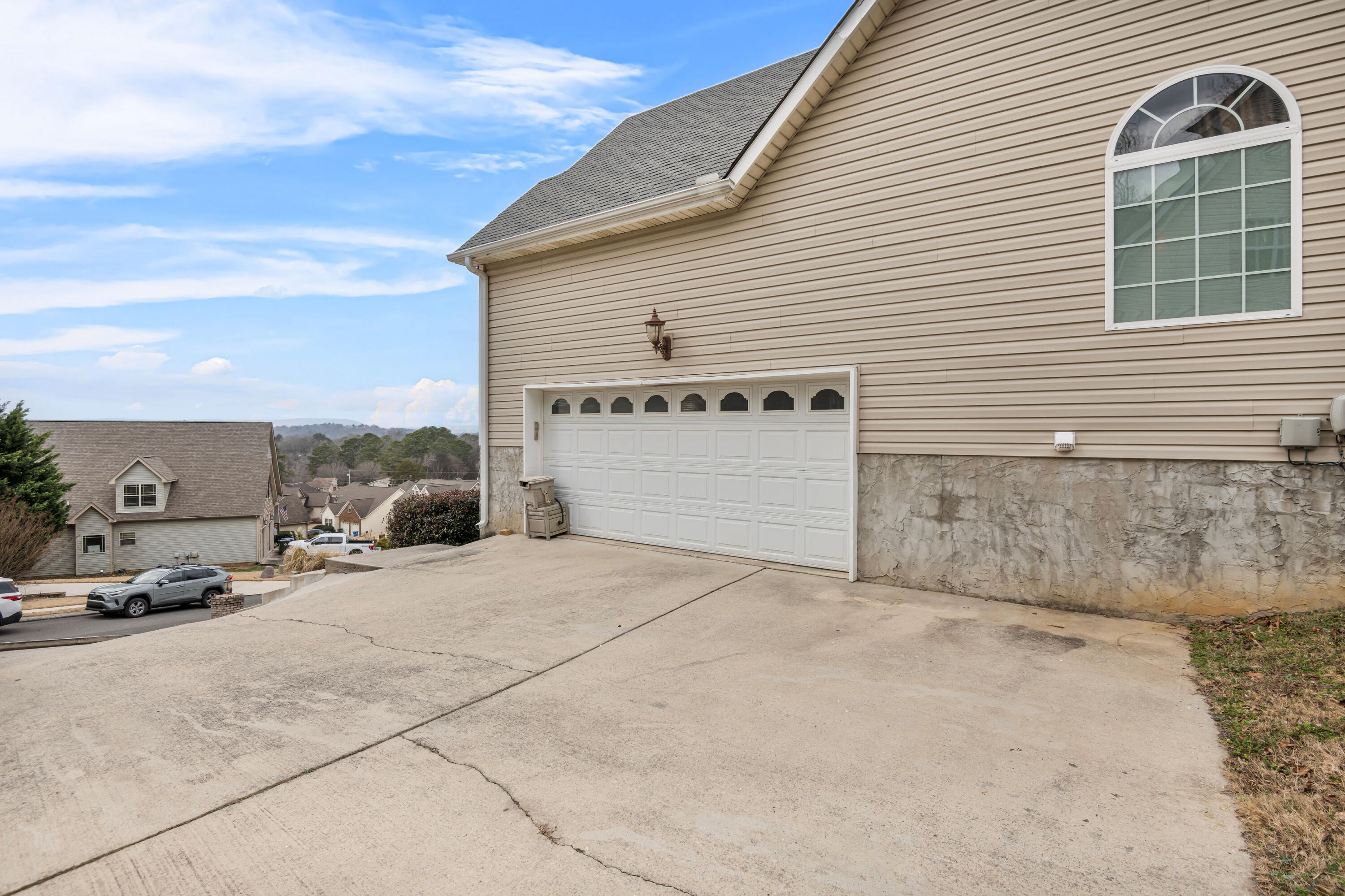 830 Windrush Loop