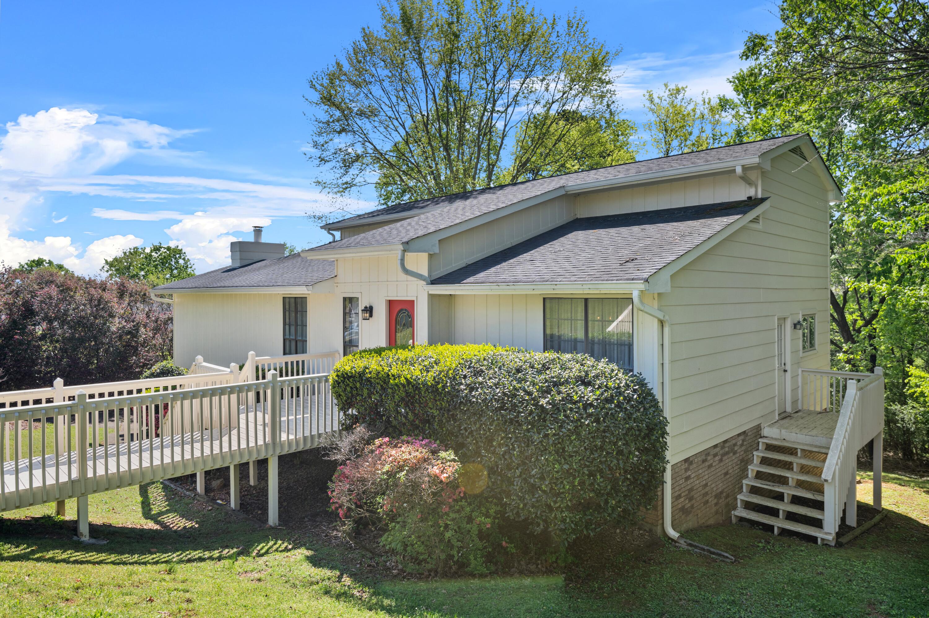 1710 Colonial Way Circle
