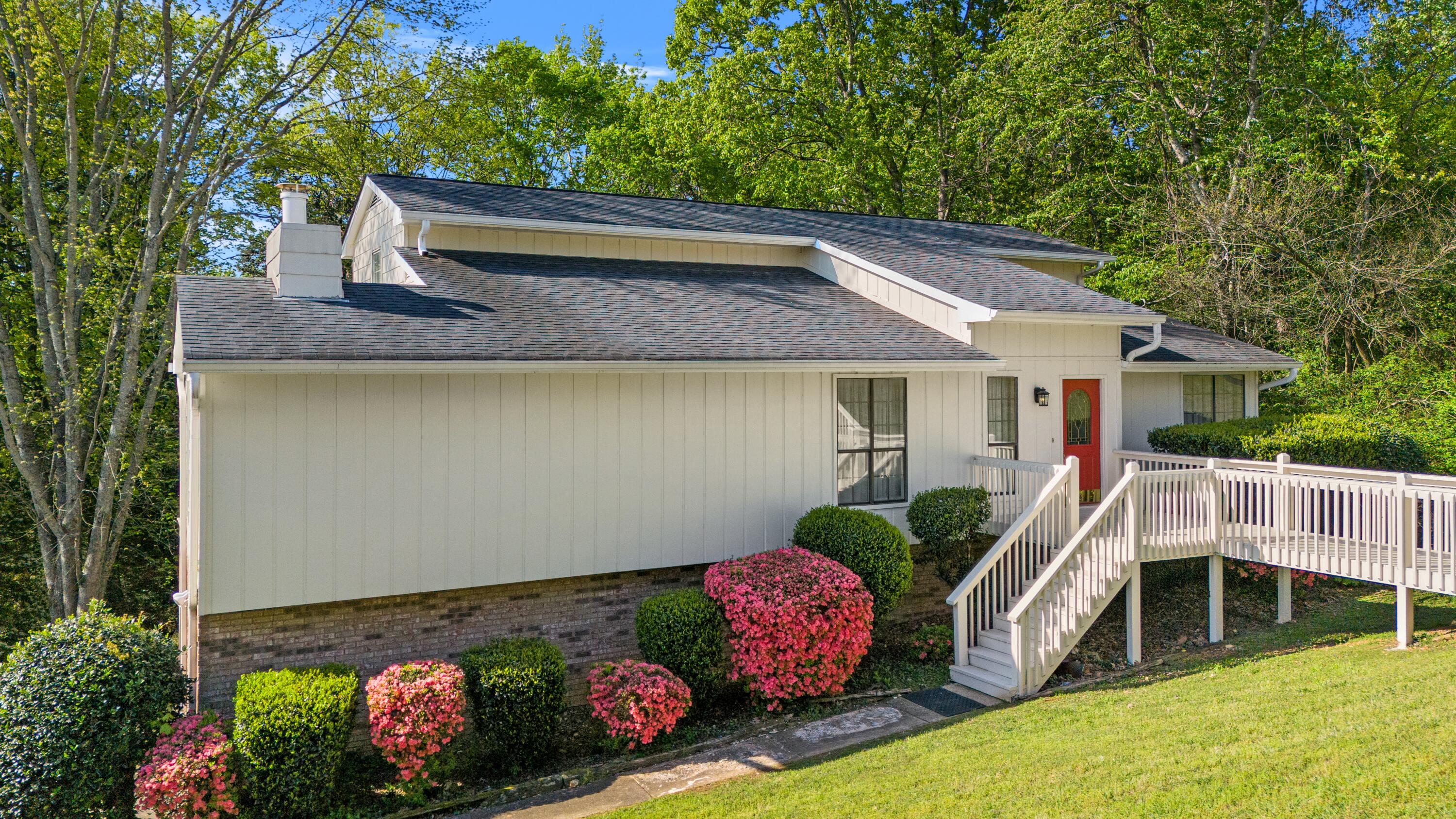 1710 Colonial Way Circle