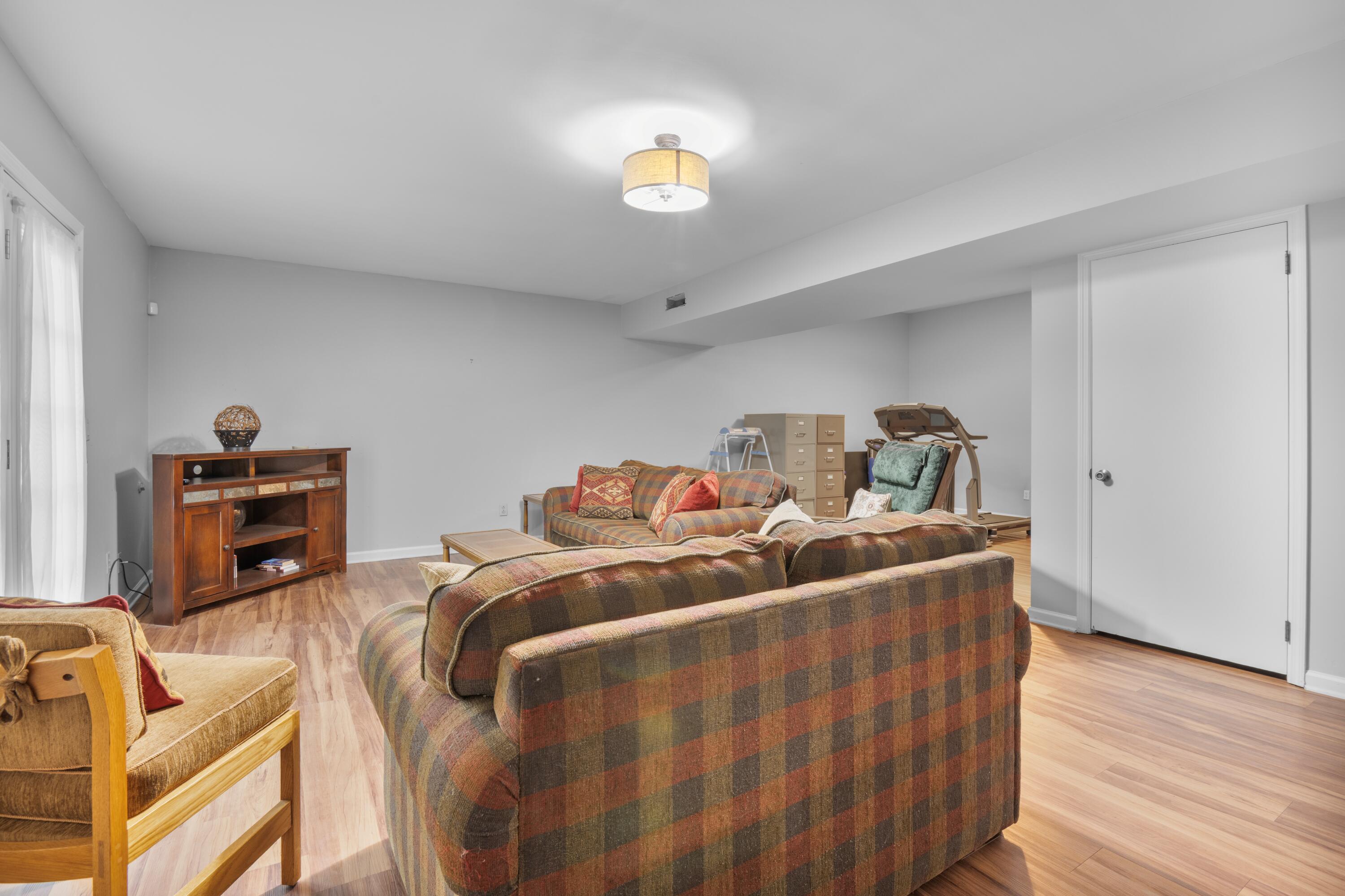 1710 Colonial Way Circle