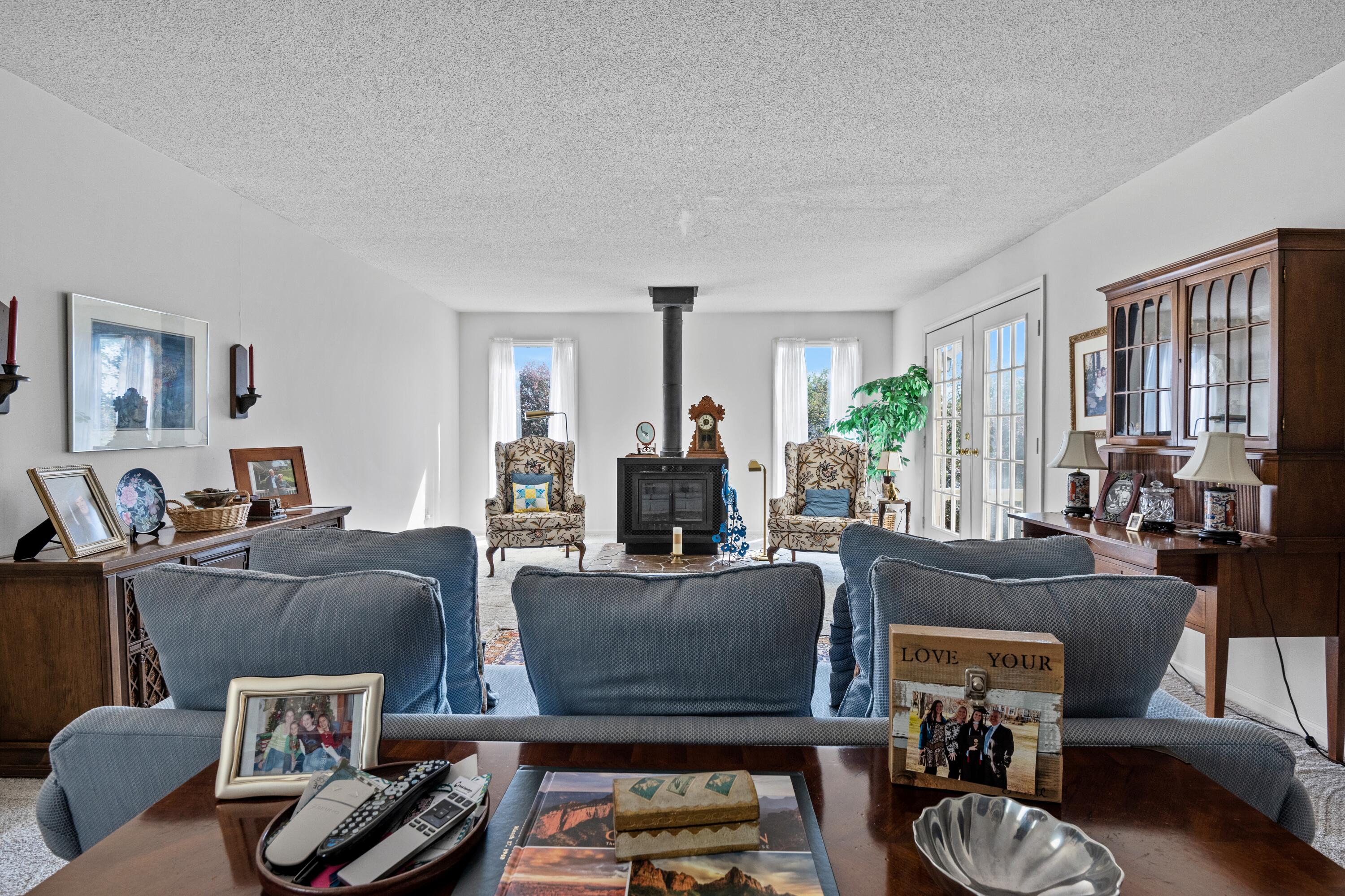1710 Colonial Way Circle