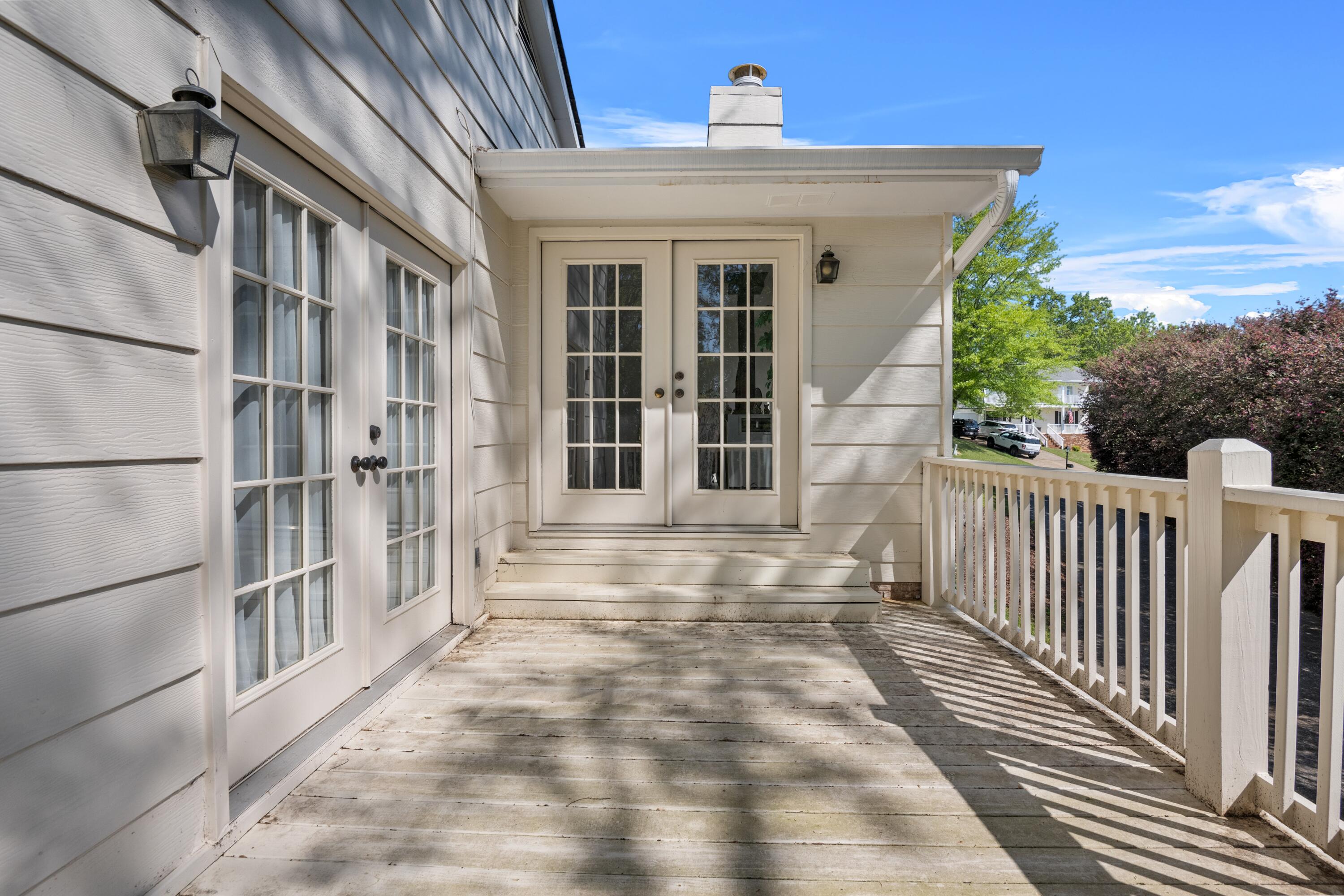 1710 Colonial Way Circle