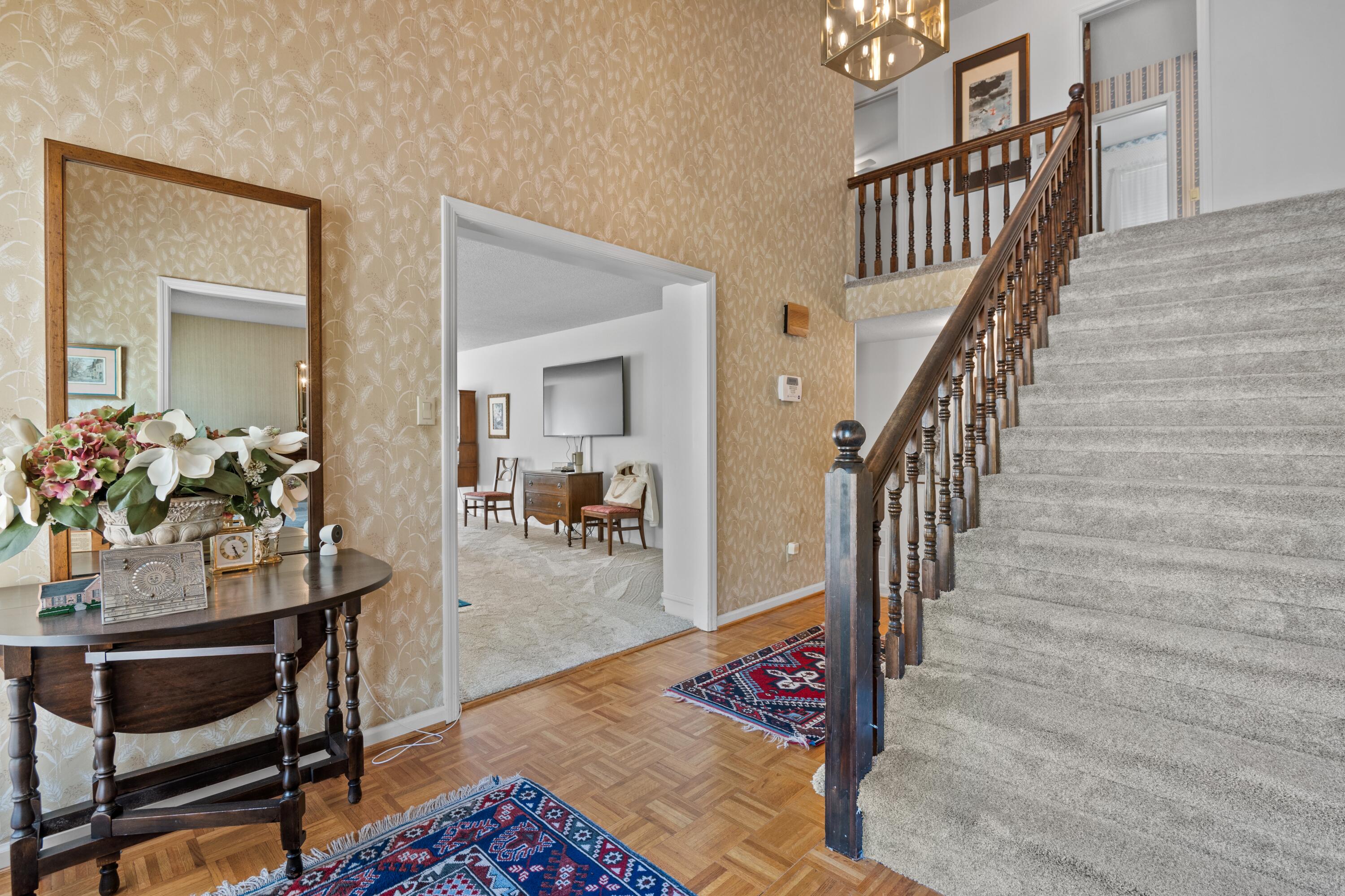1710 Colonial Way Circle