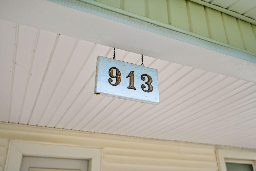 913 Elm Avenue