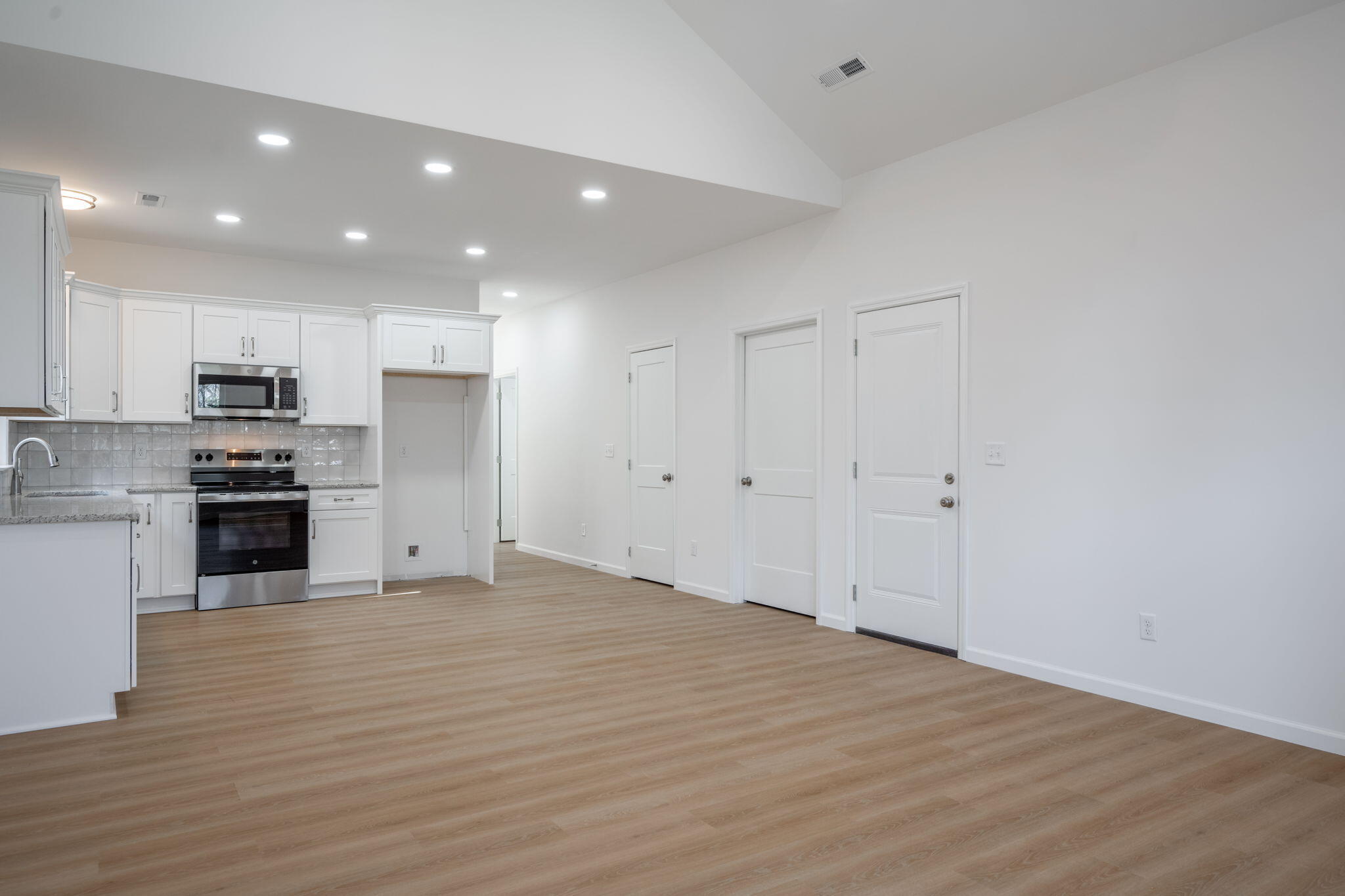 3016 Addison Rd