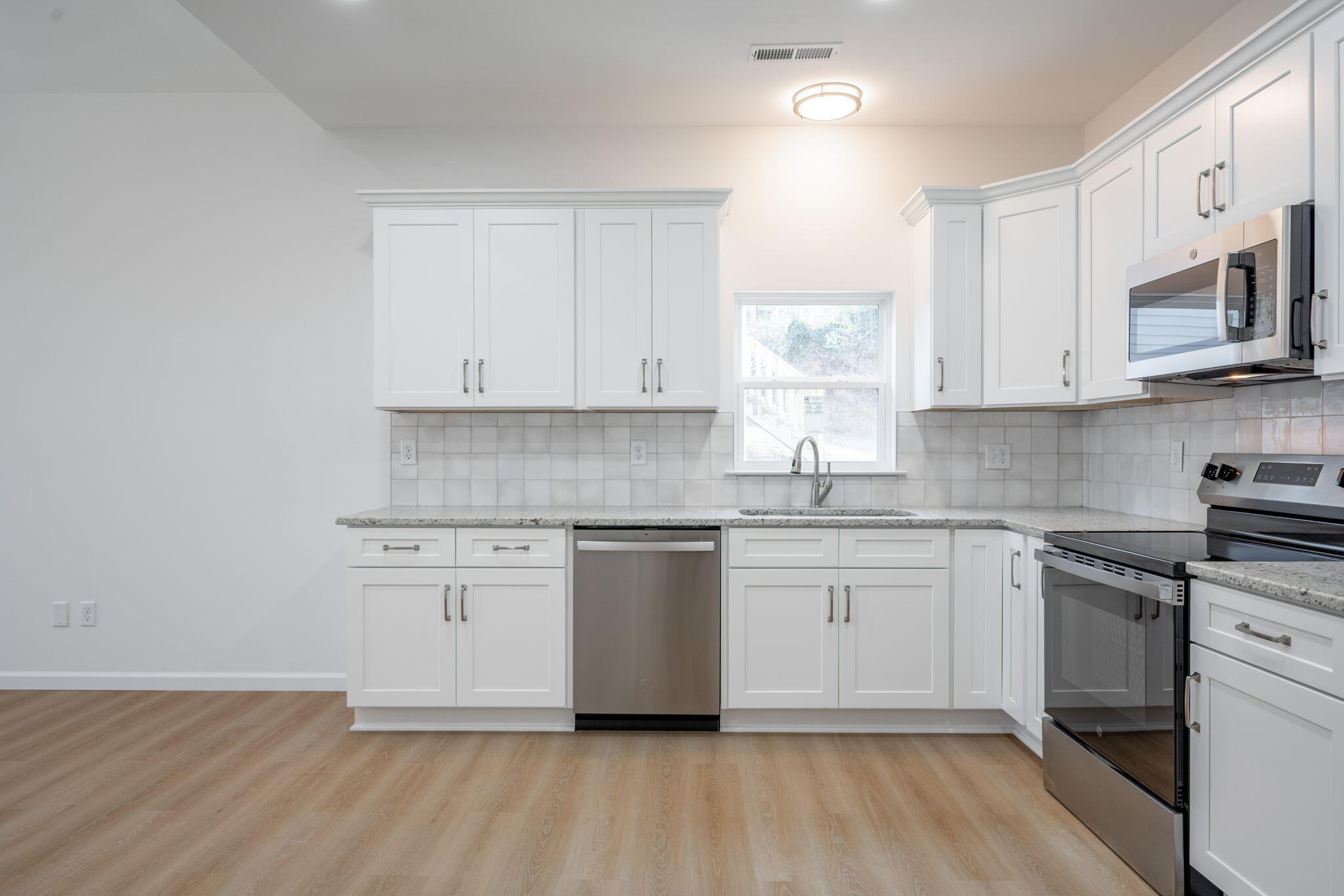 3016 Addison Rd