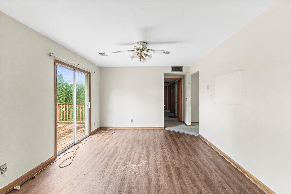 1002 Elaine Trail