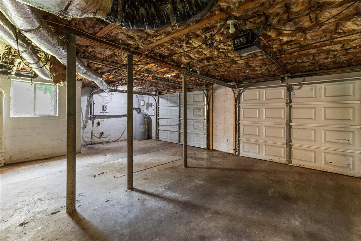 1002 Elaine Trail