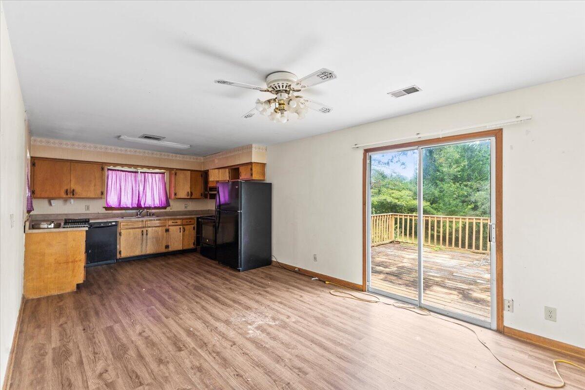 1002 Elaine Trail
