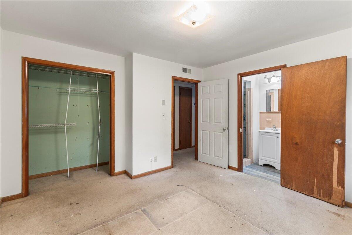 1002 Elaine Trail