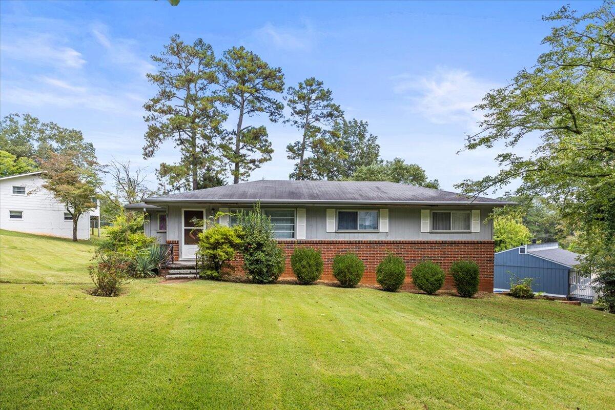 1002 Elaine Trail