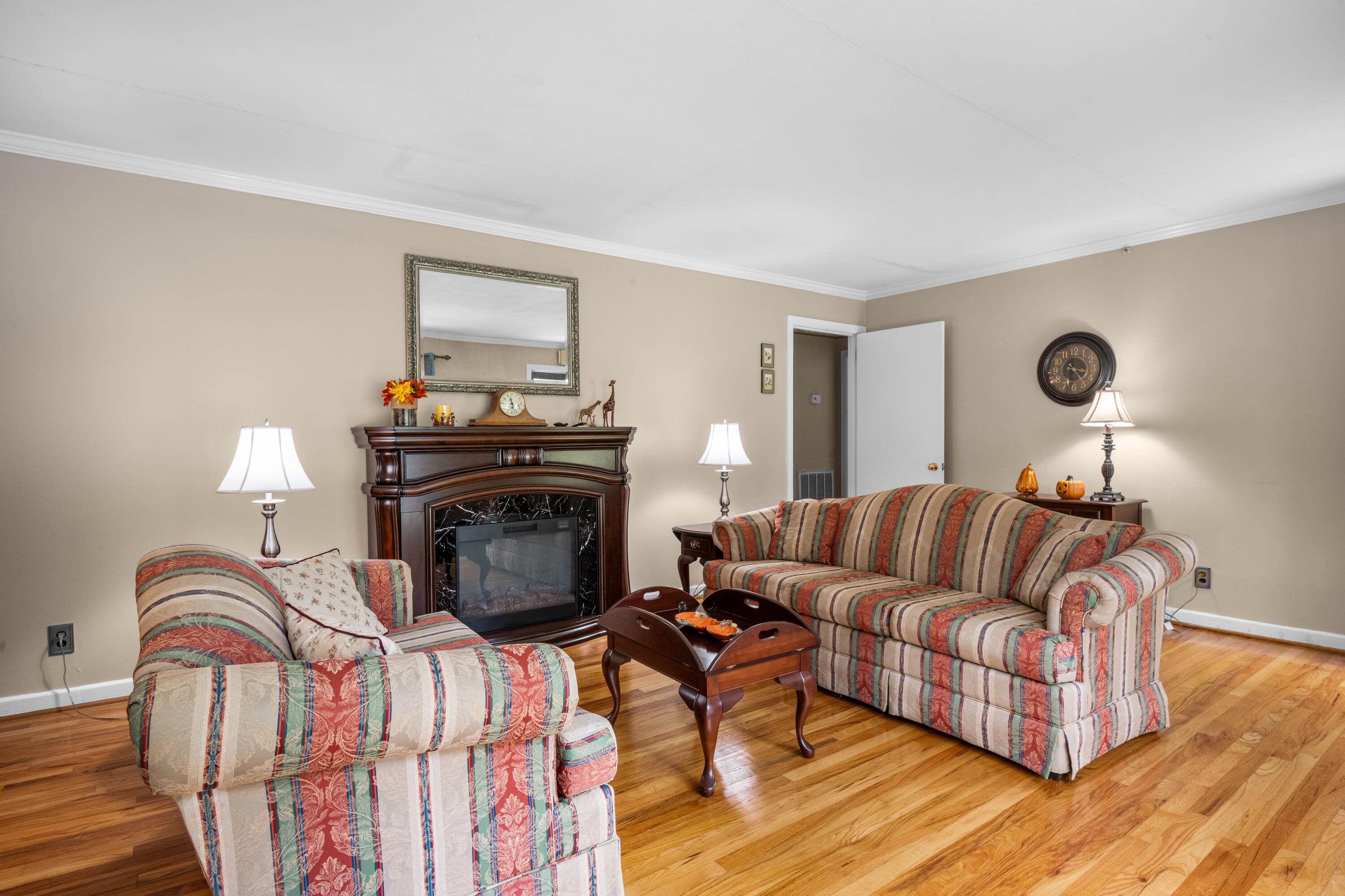905 Woodward Avenue