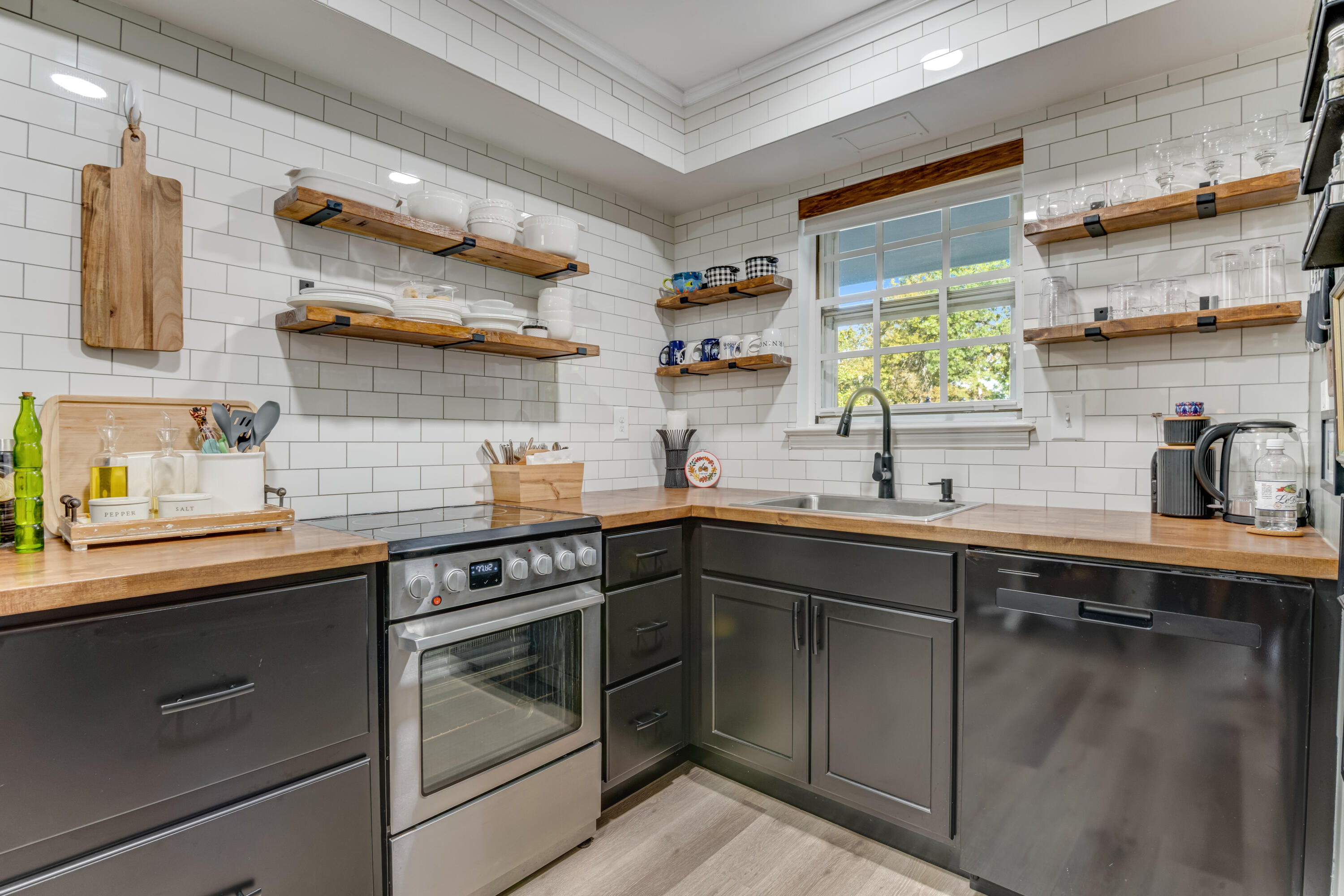 722 Bacon Trail, 36