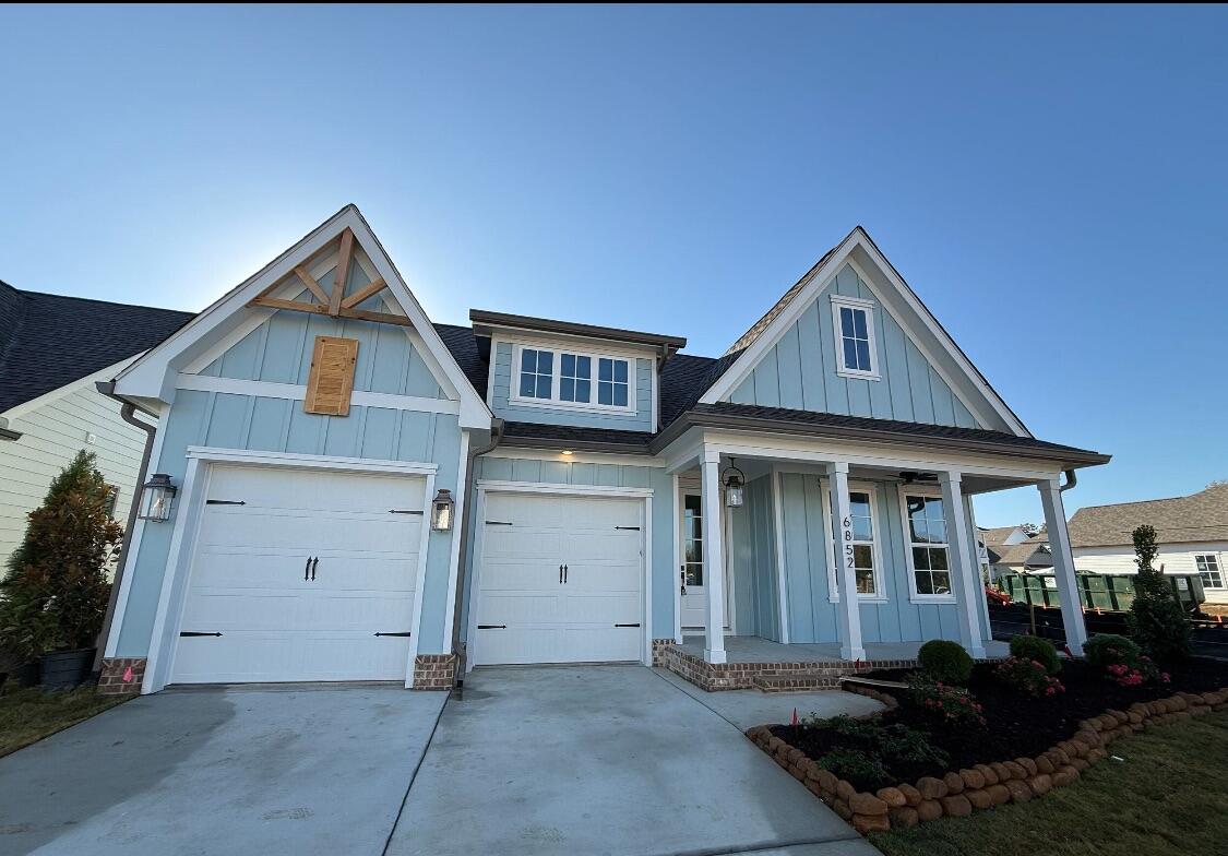 6852 Charming Place