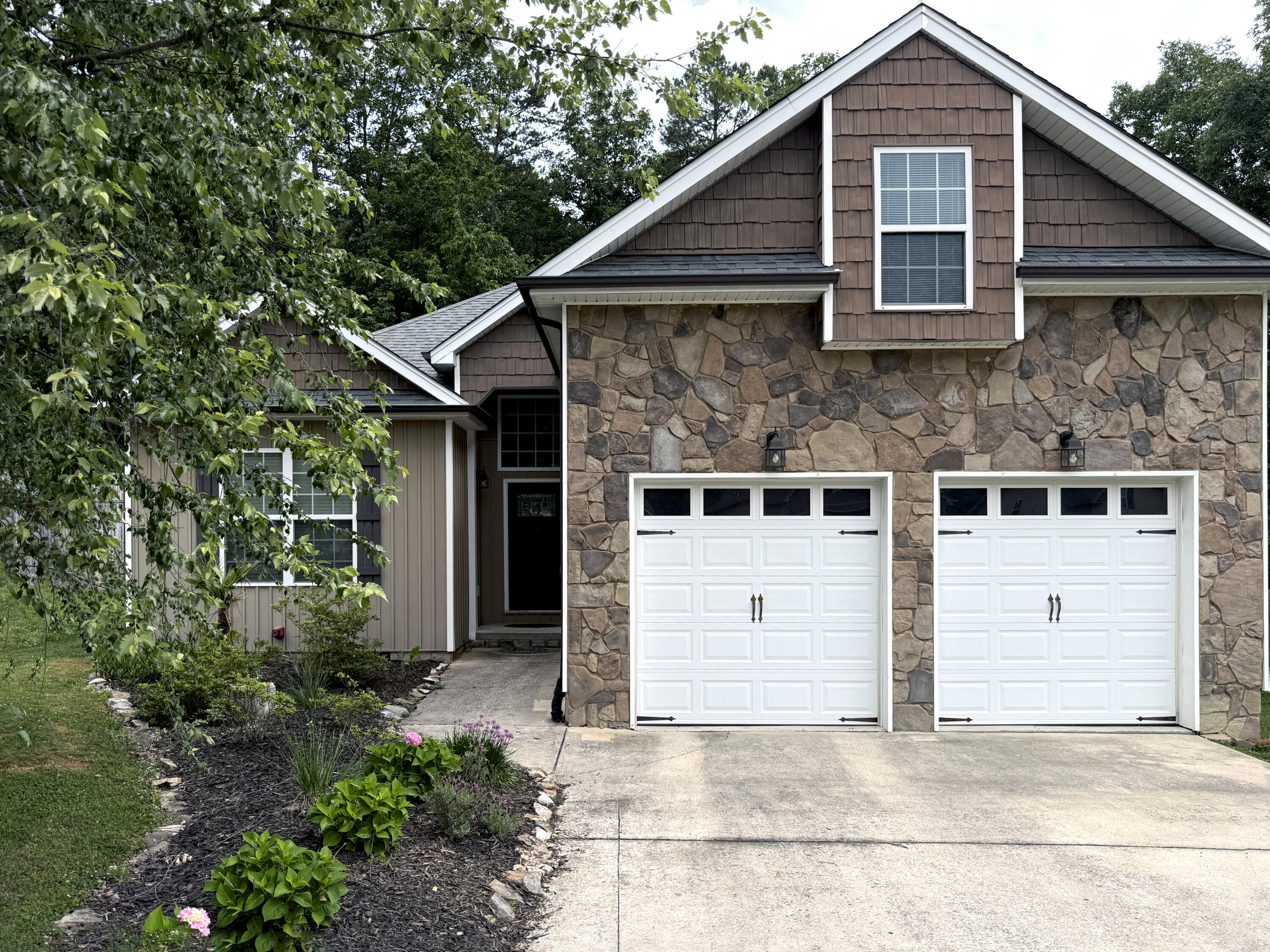 8664 Maple Valley Drive