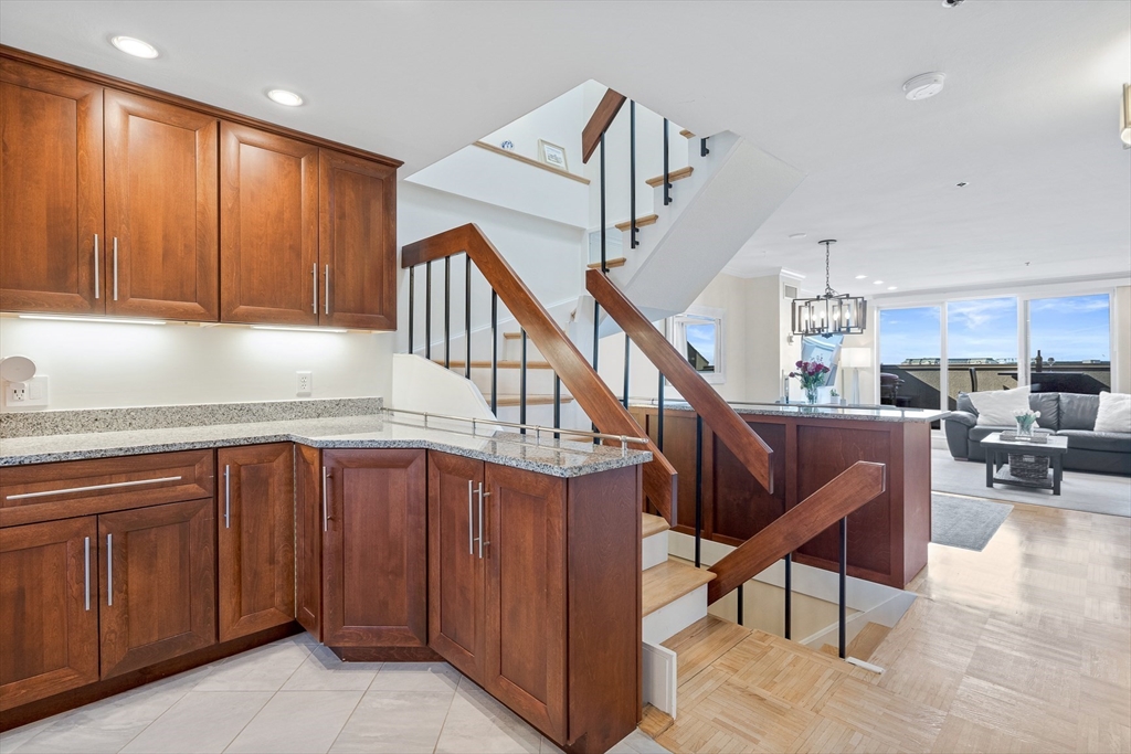 357 Commercial St # 813