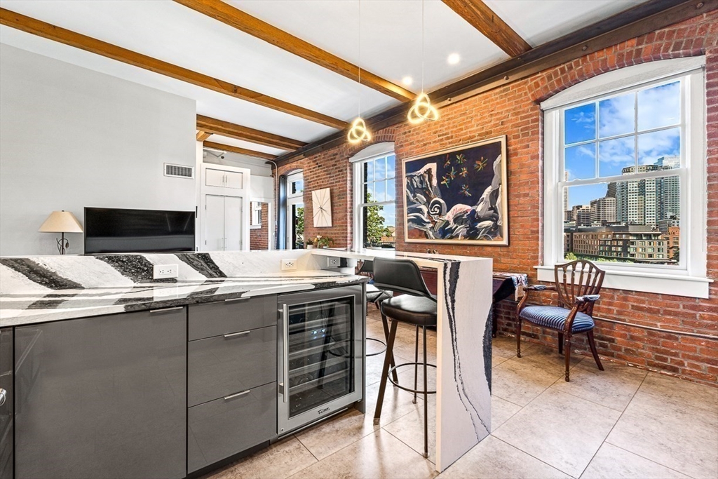 26 Stillman St # 4 Unit: 6-4