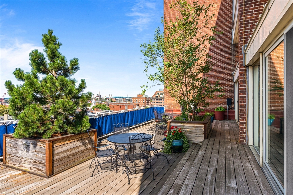63 Atlantic Ave # 10E