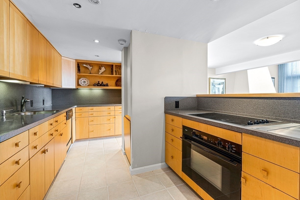 63 Atlantic Ave # 10E