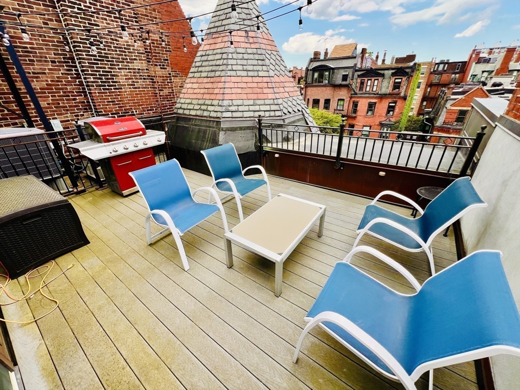 244 Newbury PH