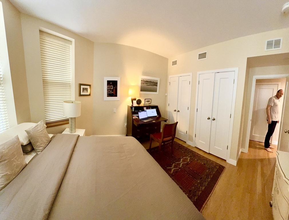 244 Newbury PH