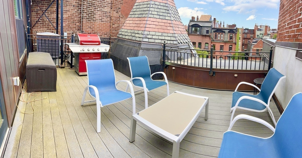 244 Newbury PH