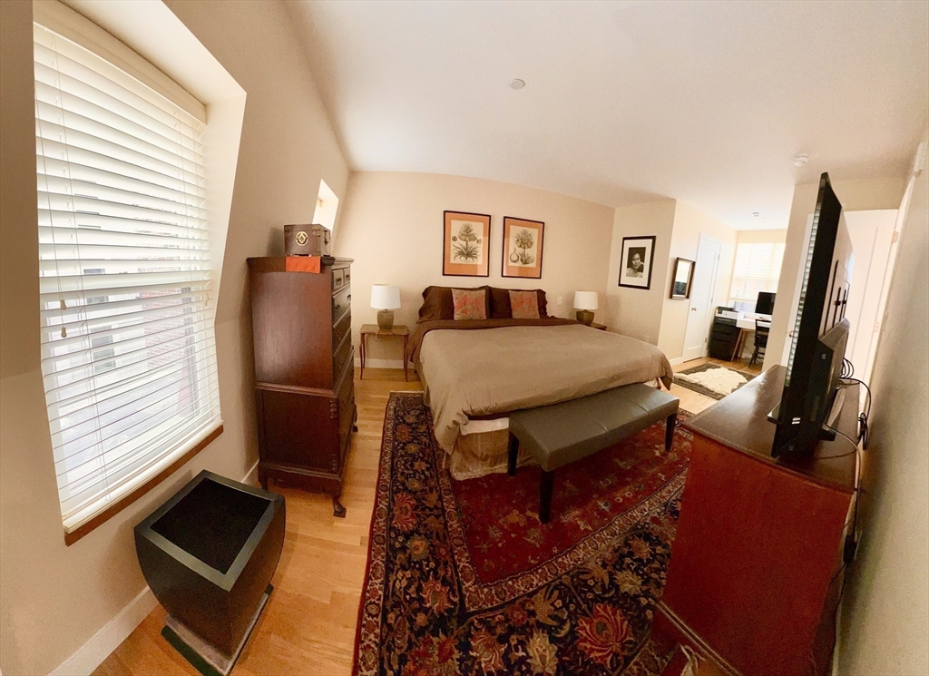 244 Newbury PH