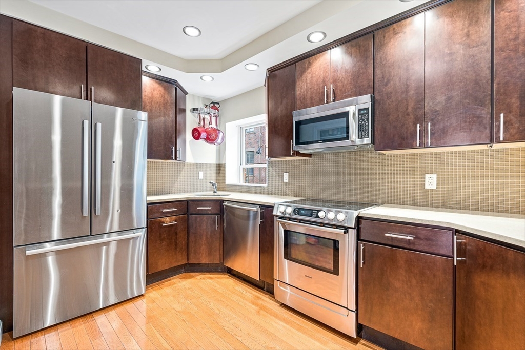 110-112 Commercial St # 6
