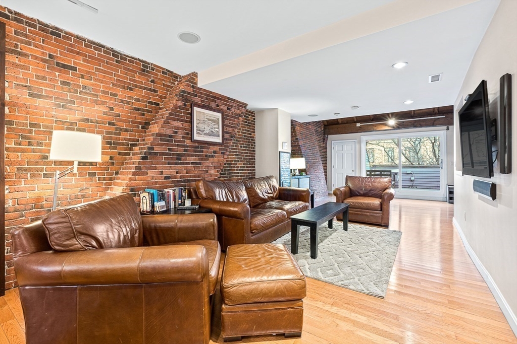 110-112 Commercial St # 6