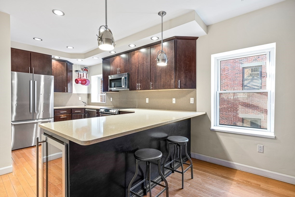 110-112 Commercial St # 6