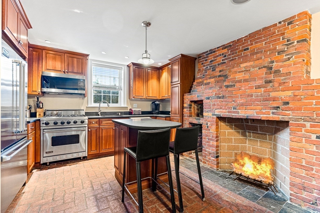 7 Jackson Ave