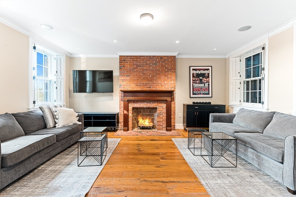 7 Jackson Ave