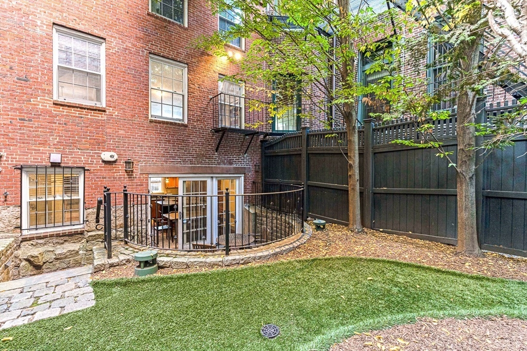 7 Jackson Ave